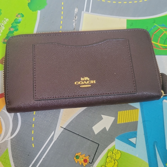 Coach maroon bag and wallet set - Picture 7 of 9